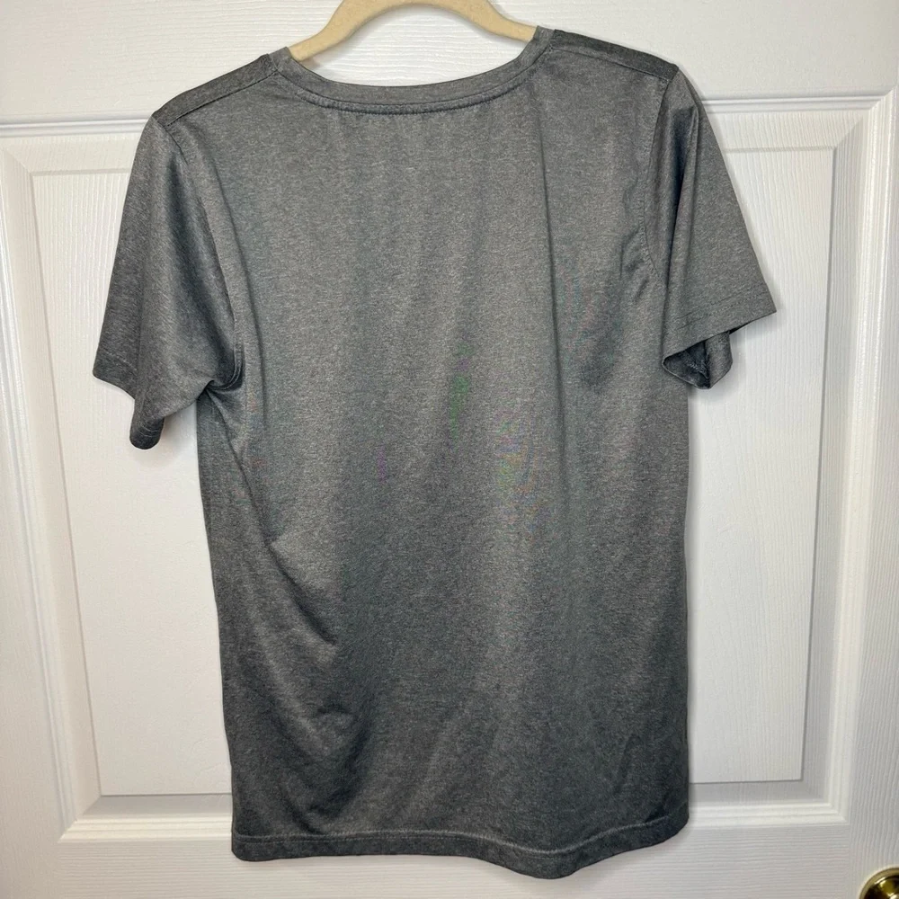 Nike Gray New England Patriots Tee Size XL, GUC - see pictures for wear on logo